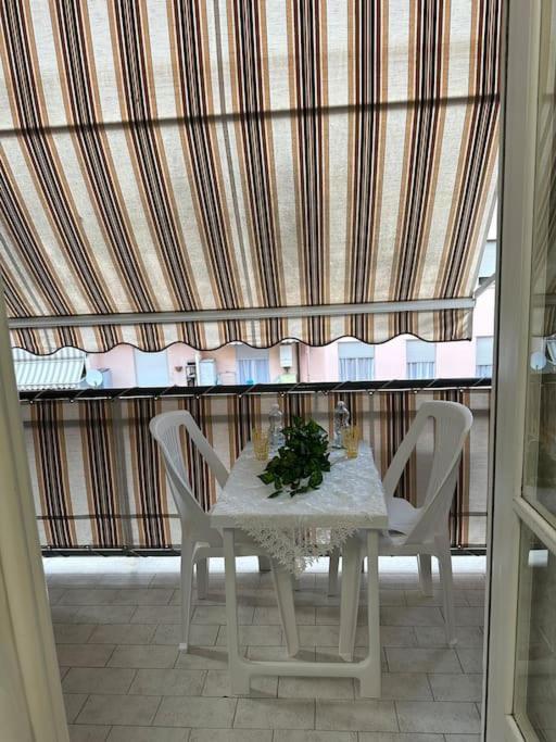 Casa Eleonora: A 5 Min Dal Mare + Free Parking Apartment Ventimiglia Exterior photo